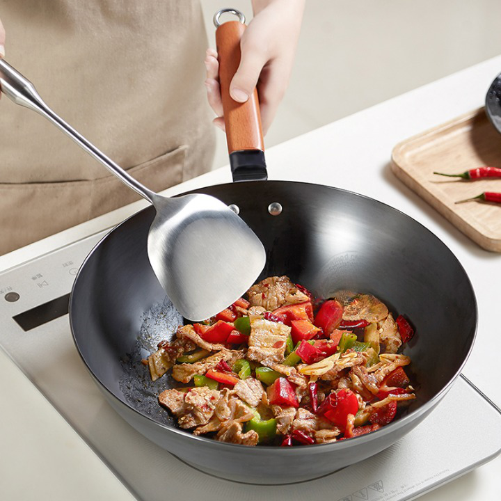 Poêle wok traditionnelle chinoise en fer faite à la main