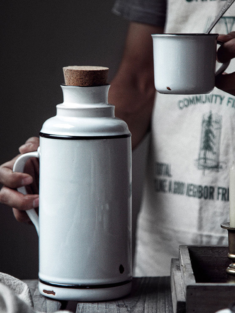 Carafe d'eau en céramique émaillée vintage