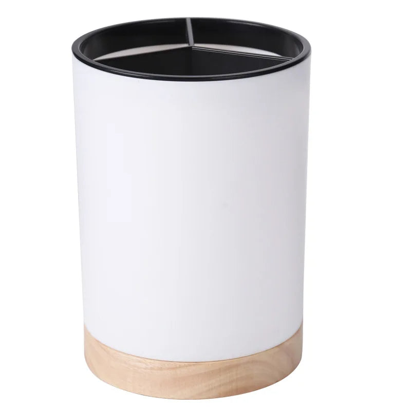 Pot Ustensile Cuisine de Style Moderne sur fond blanc