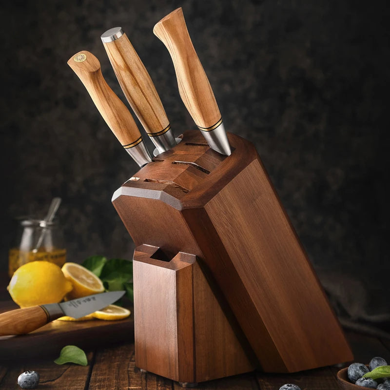 Range Couteaux en Bois d'Acacia avec des couteaux sur une table en bois sur fond gris